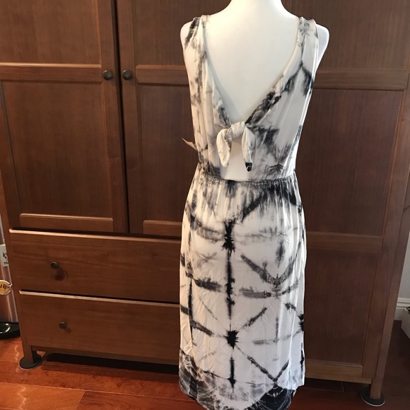 Dress - Picture 2 of 4